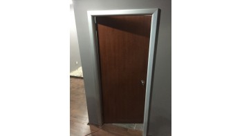 alüminyum kasalı ahşap kapı